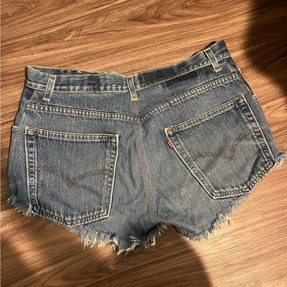 Levi’s 569 denim shorts medium - Picture 2 of 3